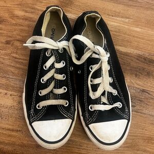 GUC Girls Black Converse All Stars Tennis Shoes Sneakers Size 2
